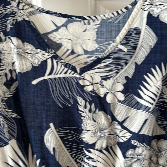 Hawaiian dress with drawstring waist - Picture 2 of 4